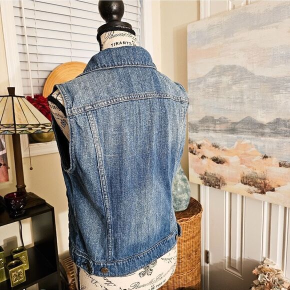 J. Crew Indigo Denim Trucker Style Jeans Jacket. - Picture 10 of 11